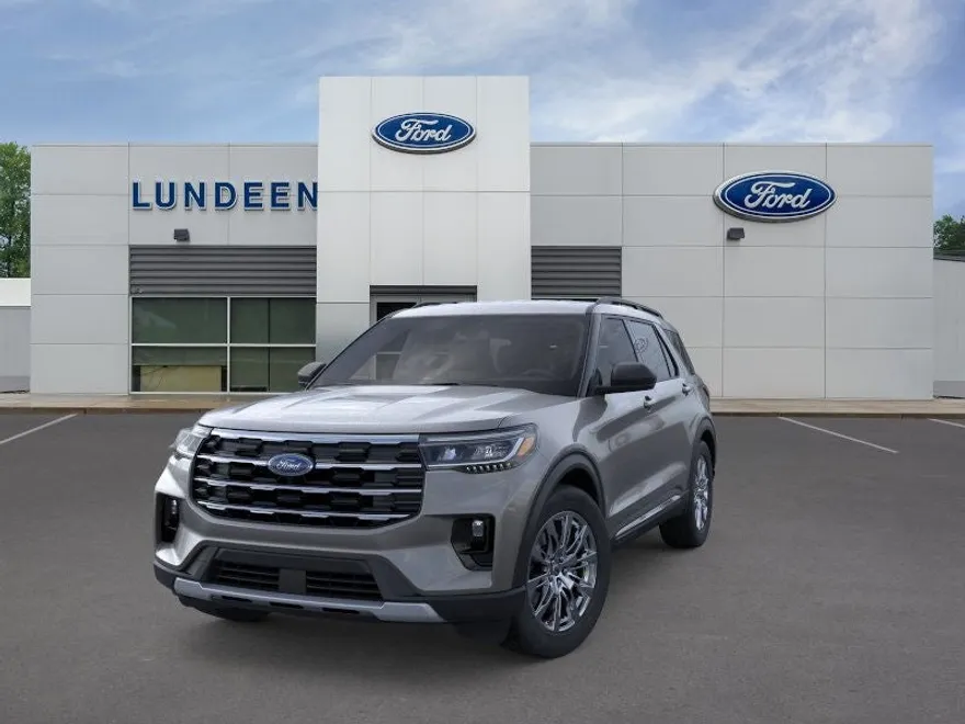 2025 Ford Explorer photo 1