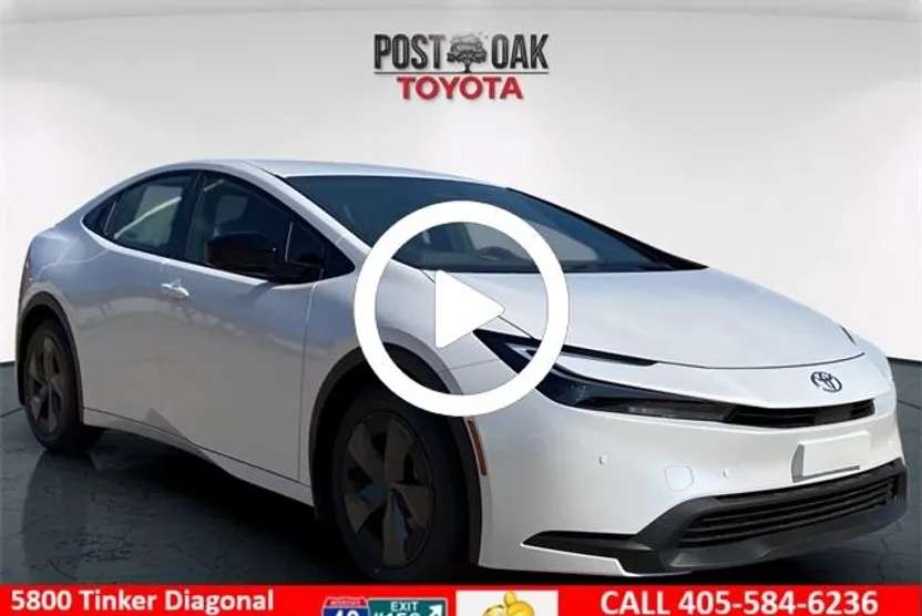 2026 Toyota Prius LE photo 1
