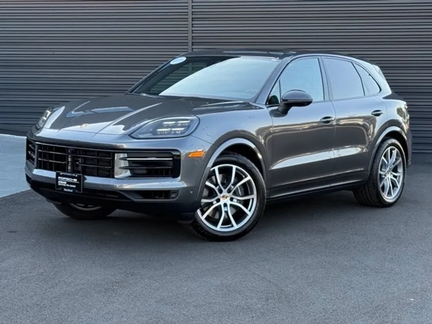 2025 Porsche Cayenne Base photo 1