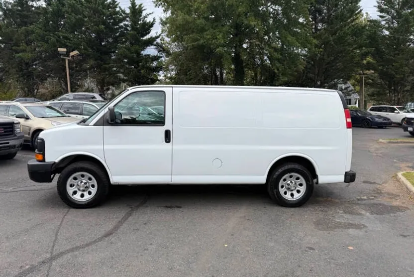 2012 Chevrolet Express 1500 Cargo Van photo 1