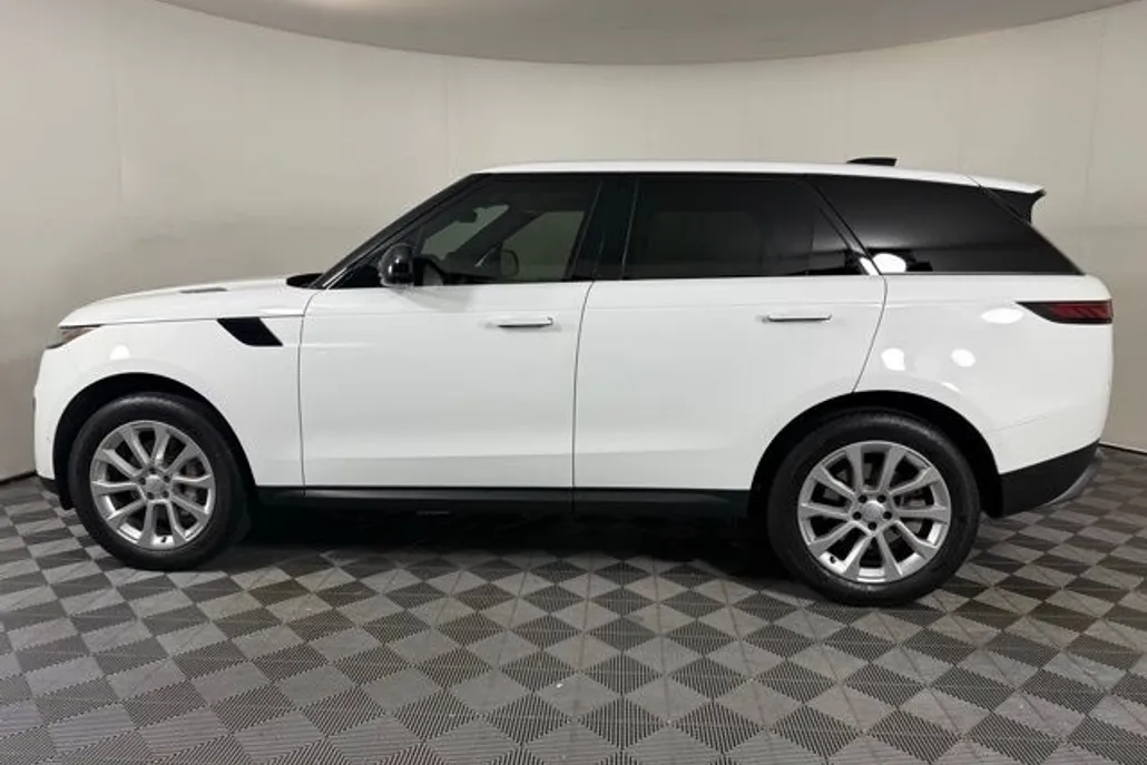 2024 Land Rover Range Rover Sport SE photo 1