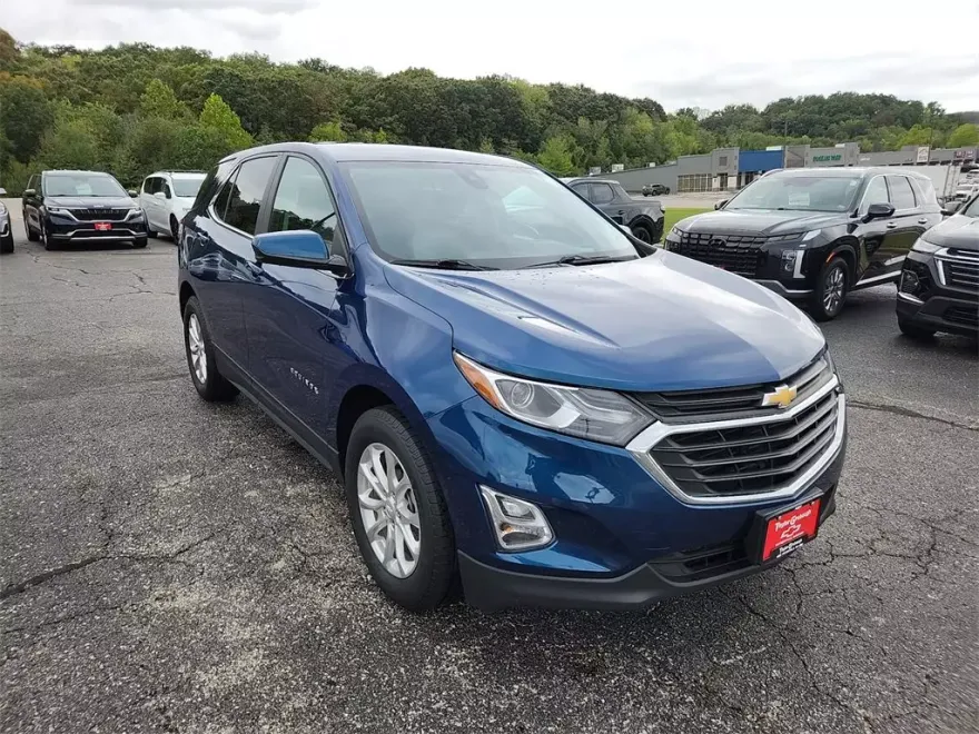 2021 Chevrolet Equinox LT photo 1