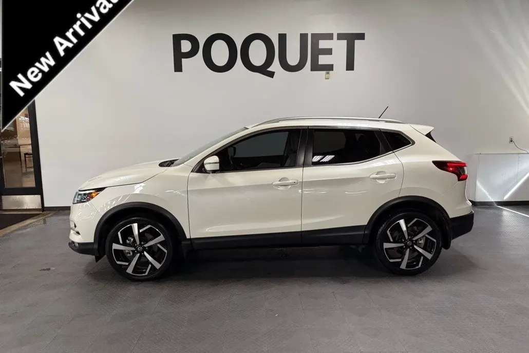 2022 Nissan Rogue Sport SL photo 1