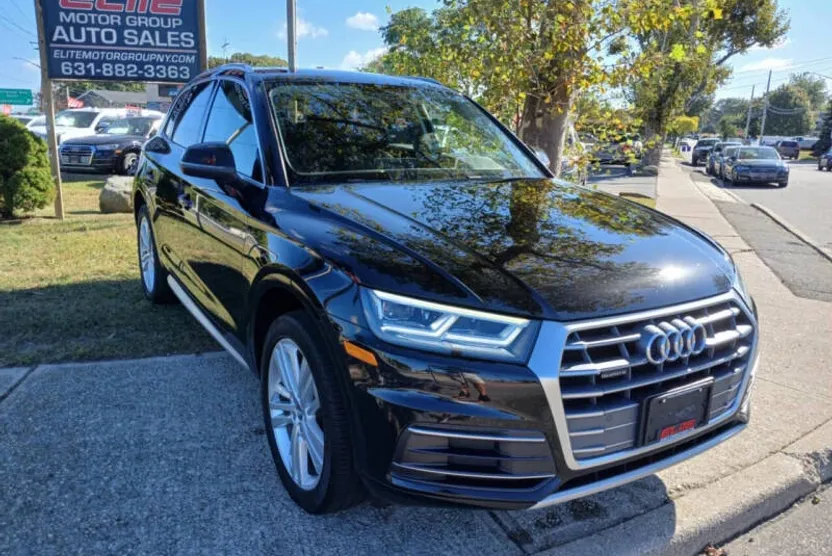 2018 Audi Q5 2.0T Premium Plus photo 1