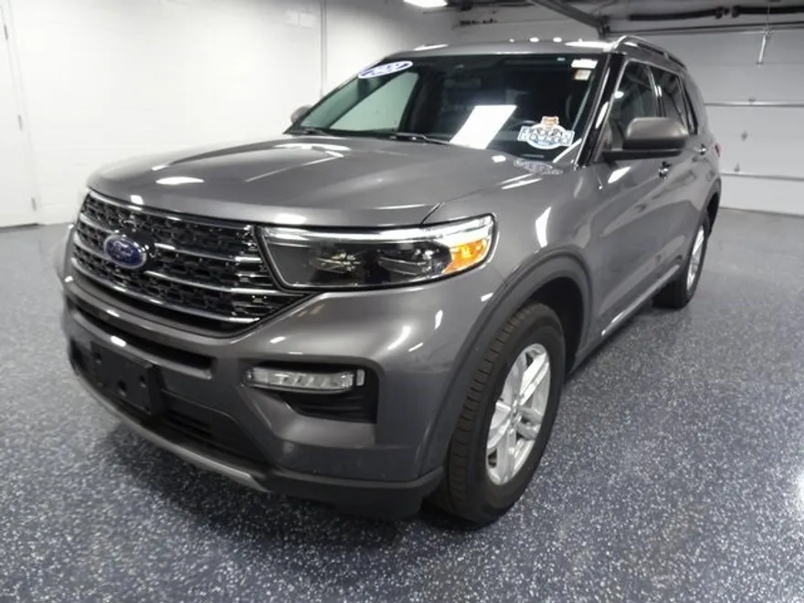 2021 Ford Explorer XLT photo 1