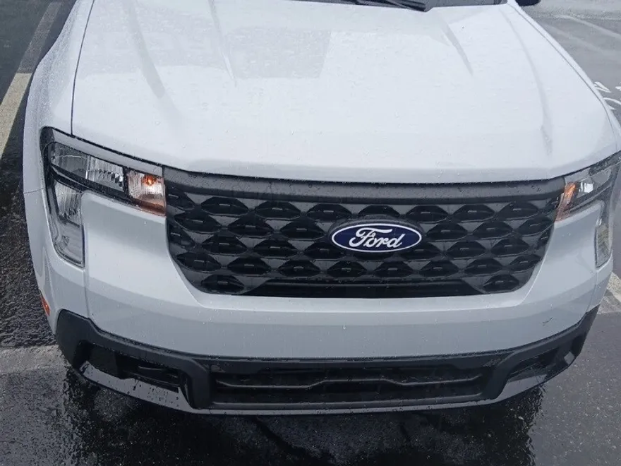 2025 Ford Maverick XLT photo 1