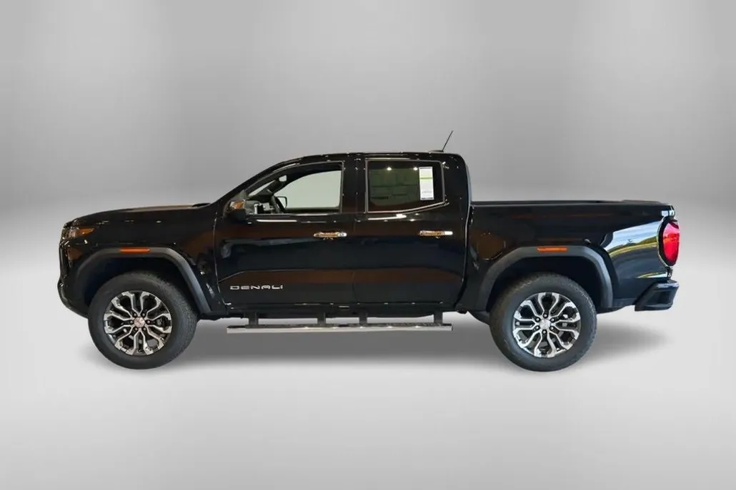 2026 Gmc Canyon Denali photo 1
