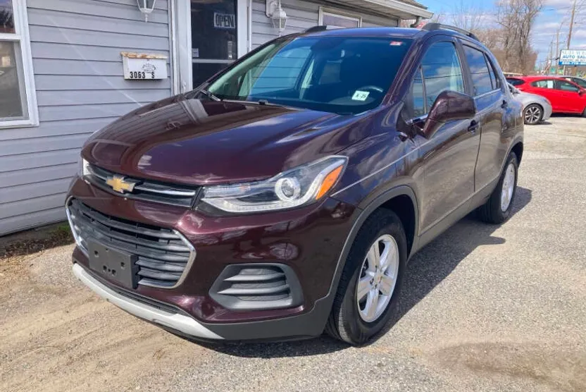 2020 Chevrolet Trax LT photo 1
