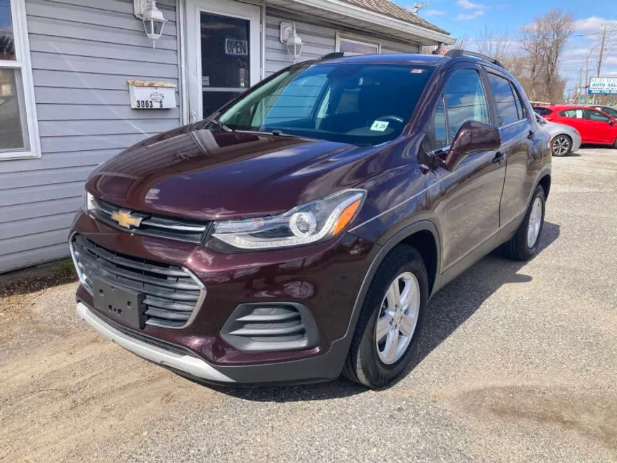 2020 Chevrolet Trax LT photo 1