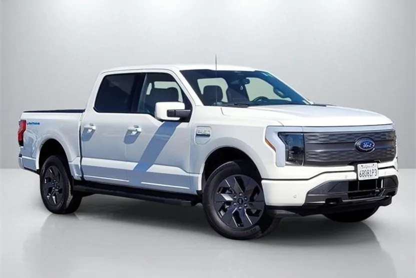 2022 Ford F-150 Lightning Lariat photo 1