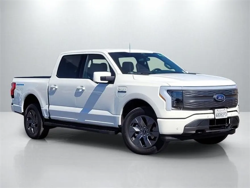 2022 Ford F-150 Lightning Lariat photo 1