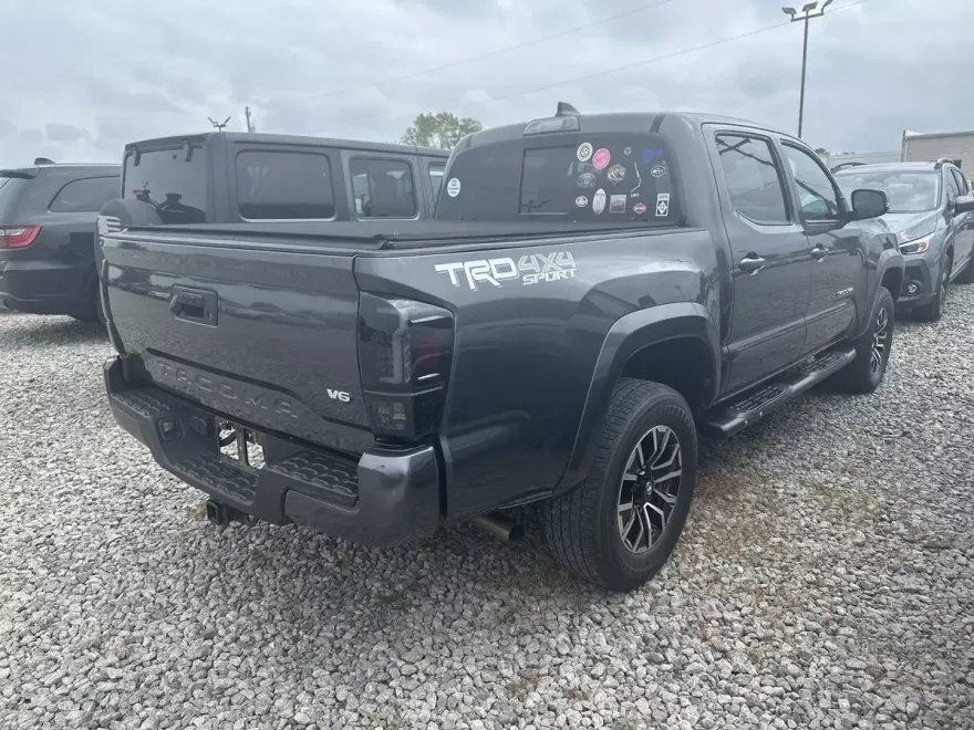 2020 Toyota Tacoma TRD Sport photo 1