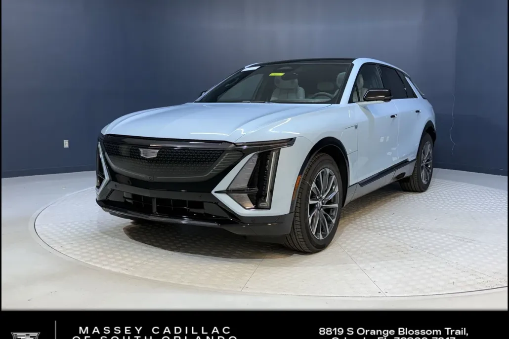 2025 Cadillac Lyriq Sport photo 1