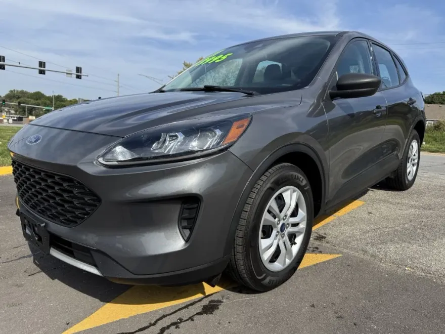 2021 Ford Escape S photo 1