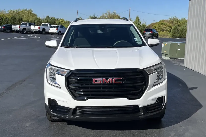 2022 Gmc Terrain SLE photo 1