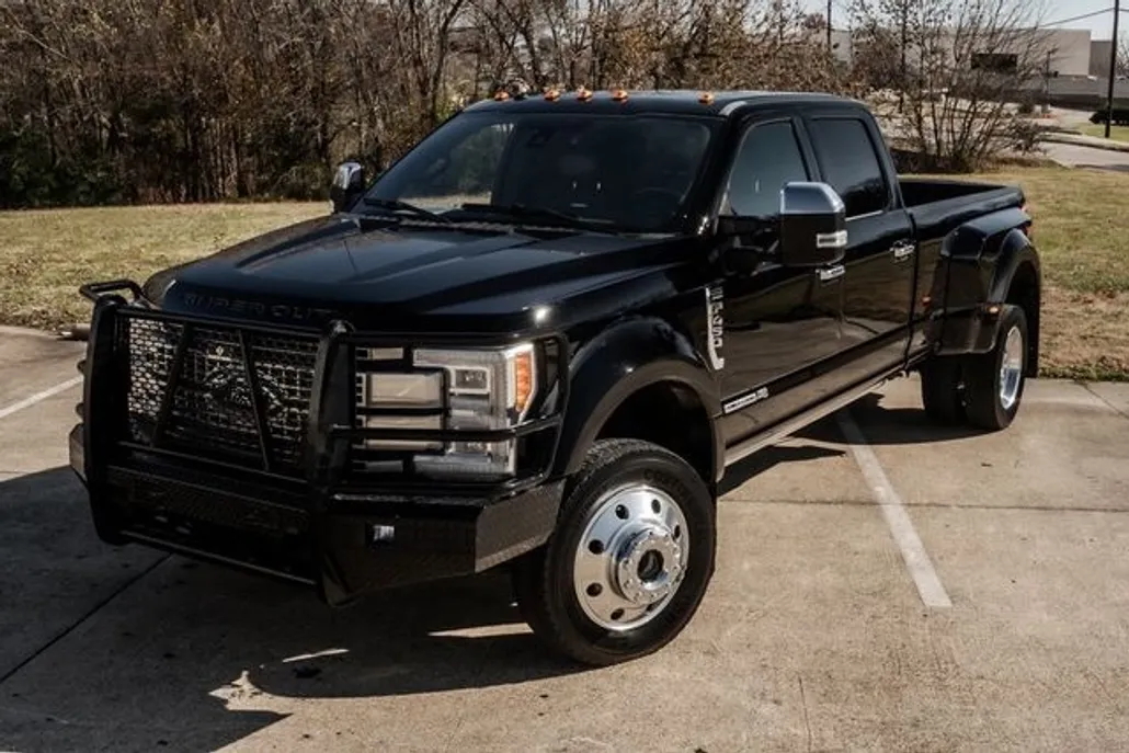 2017 Ford F-450 Platinum photo 1