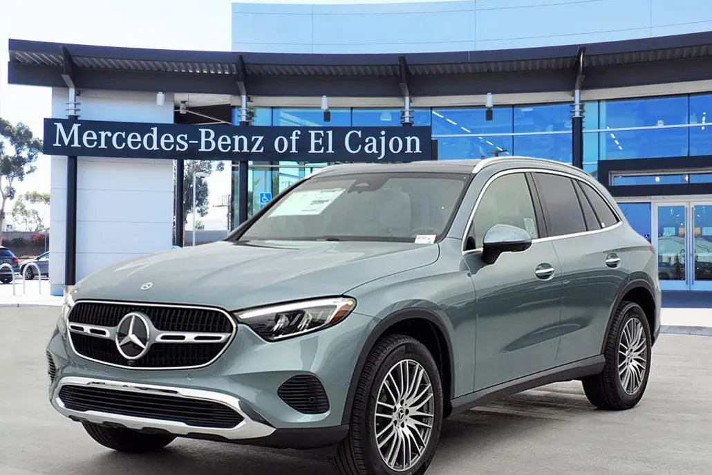 2026 Mercedes Benz GLC 300 photo 1