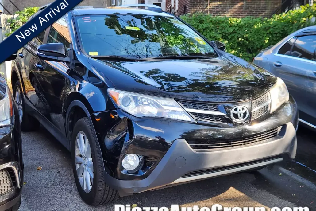 2015 Toyota RAV4 Limited photo 1