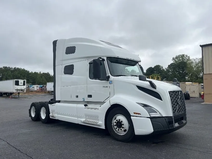 2022 Volvo Truck VNL photo 1
