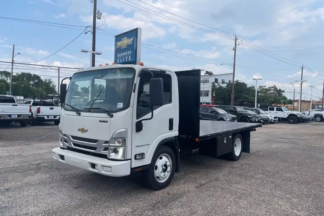 2024 Chevrolet Silverado 4500HD Base photo 1