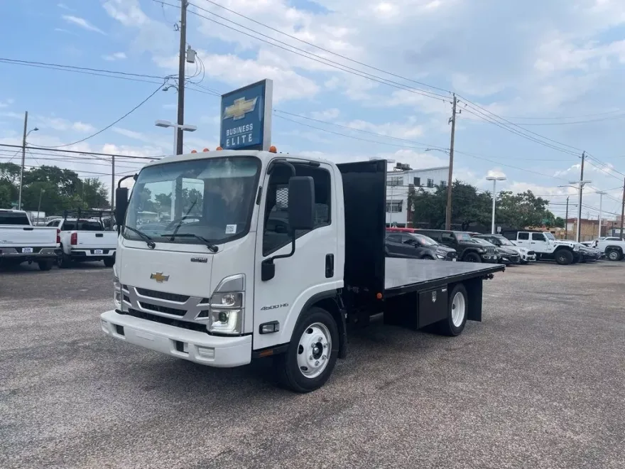 2024 Chevrolet Silverado 4500HD Base photo 1