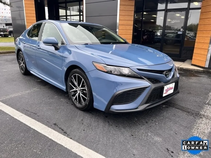 2023 Toyota Camry SE photo 1