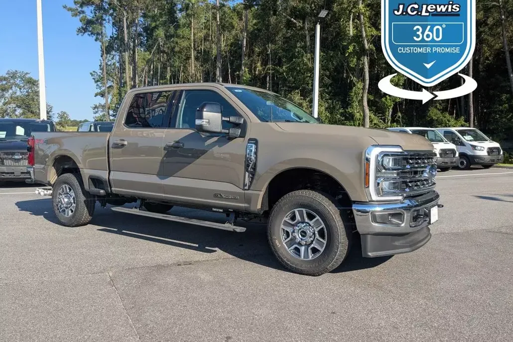2026 Ford F-350 Lariat photo 1