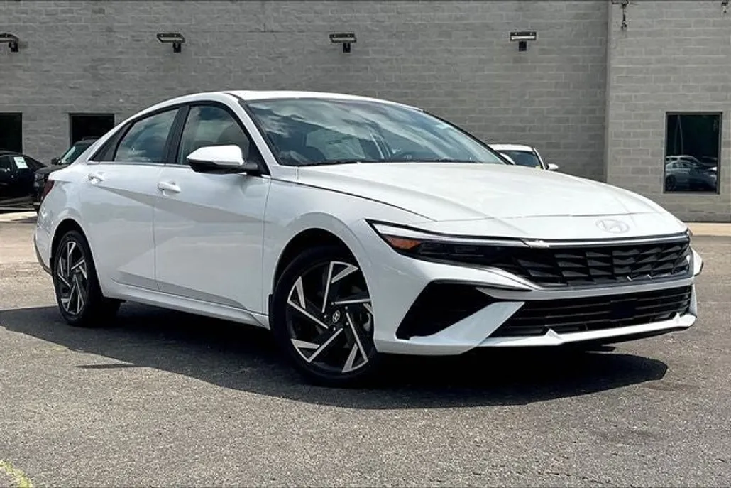 2025 Hyundai Elantra Hybrid Limited photo 1