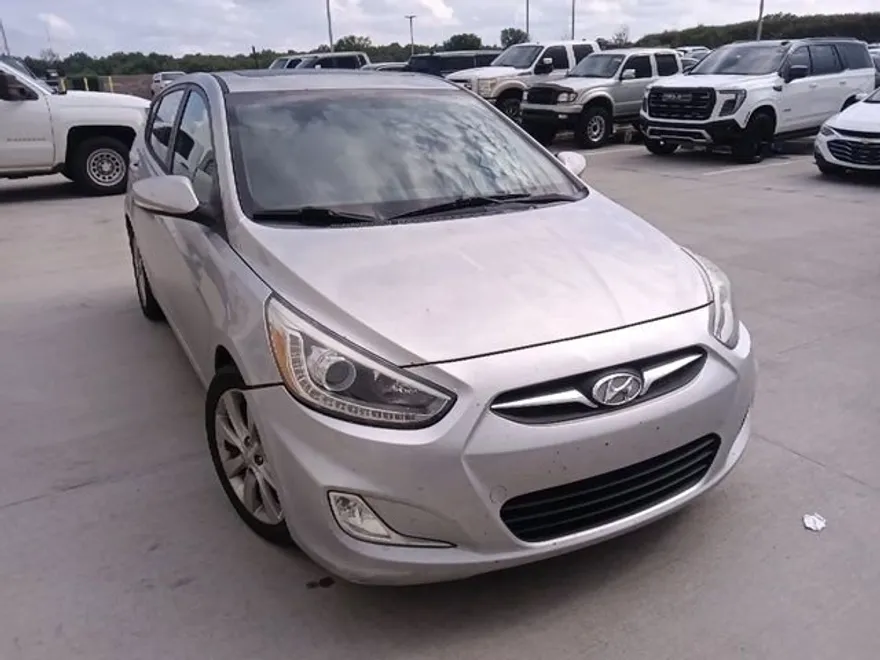 2014 Hyundai Accent SE GLS photo 1