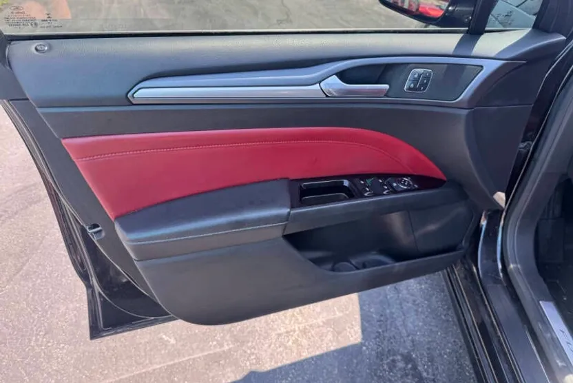 2014 Ford Fusion Titanium photo 1