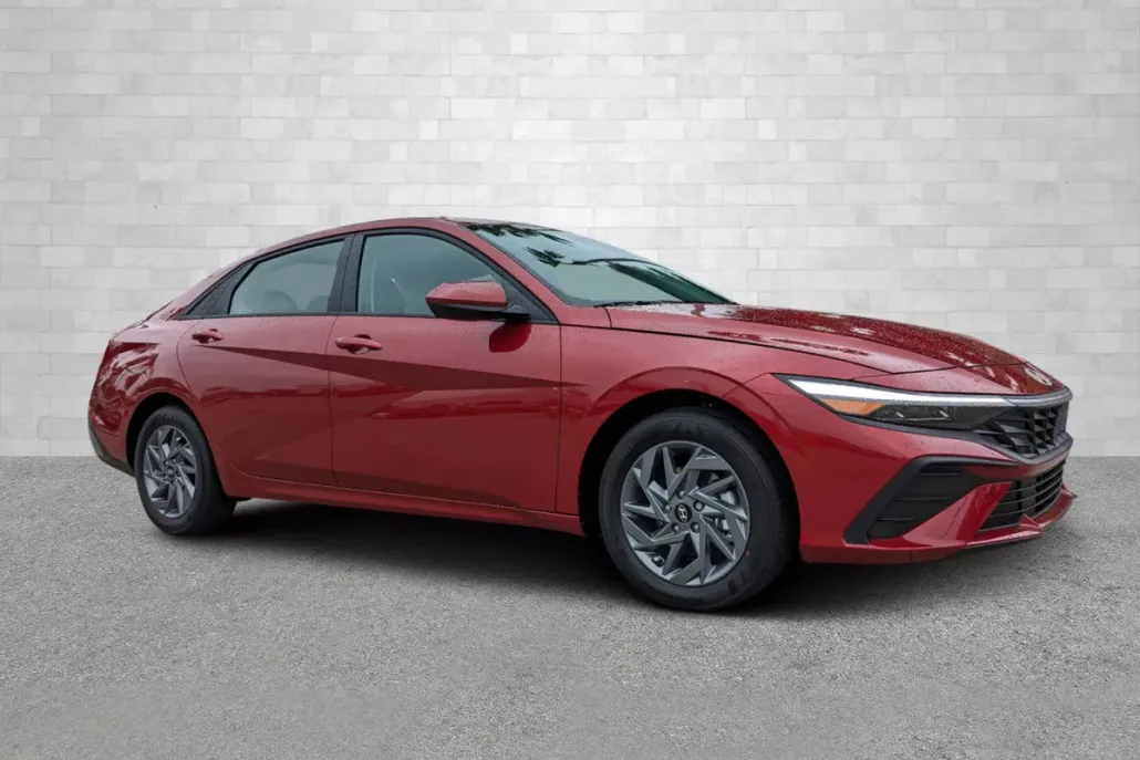 2025 Hyundai Elantra SEL Convenience photo 1