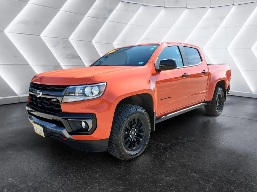 2022 Chevrolet Colorado Z71 photo 2