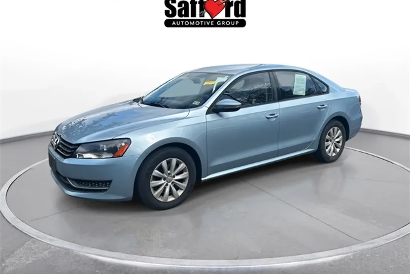 2012 Volkswagen Passat S photo 1