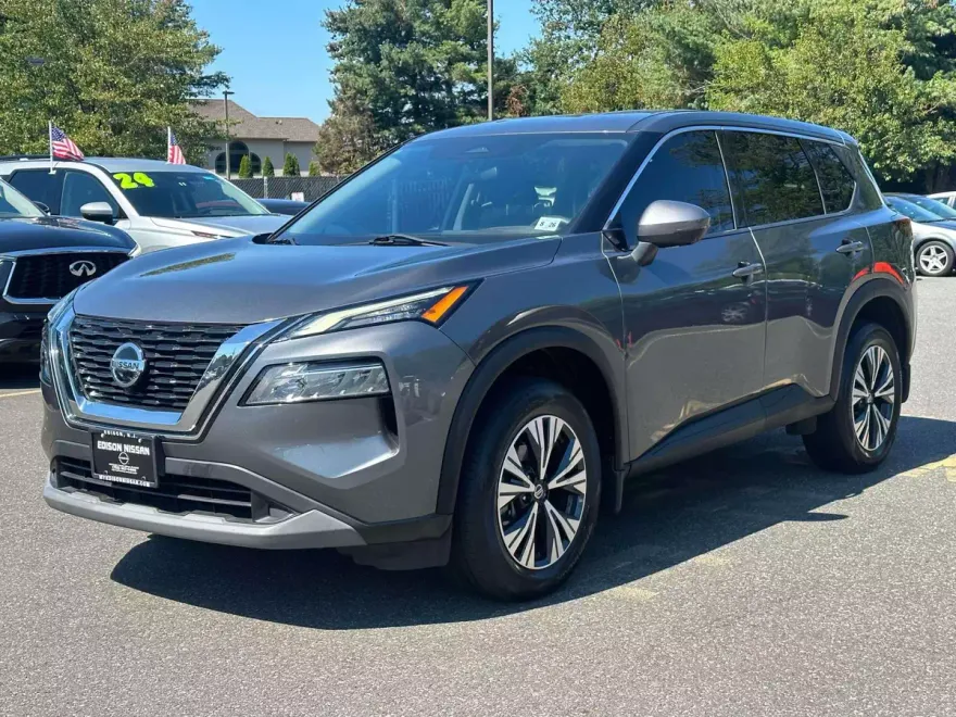2021 Nissan Rogue SV photo 1