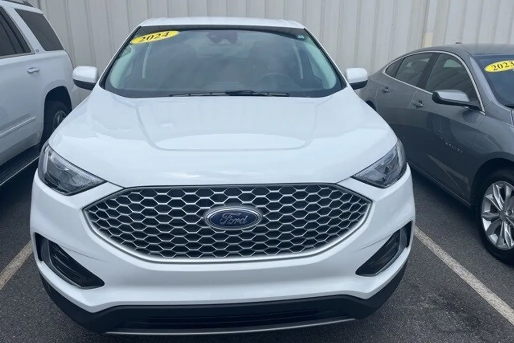 2024 Ford Edge SEL photo 1