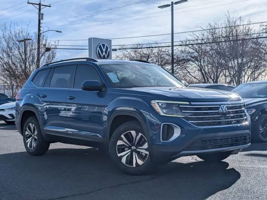 2025 Volkswagen Atlas SE photo 1