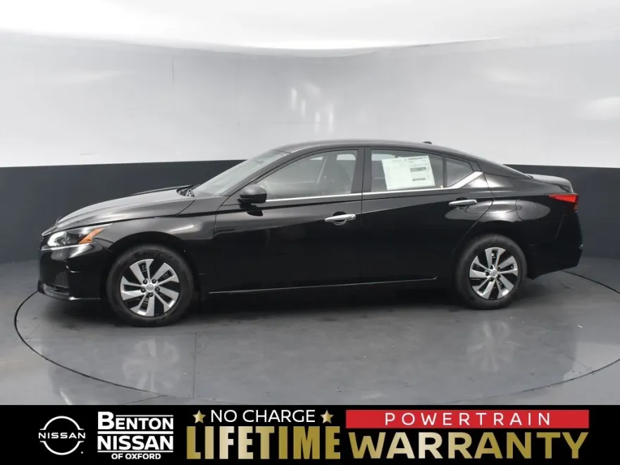 2025 Nissan Altima S photo 1