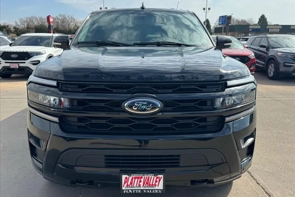 2023 Ford Expedition MAX Limited photo 1