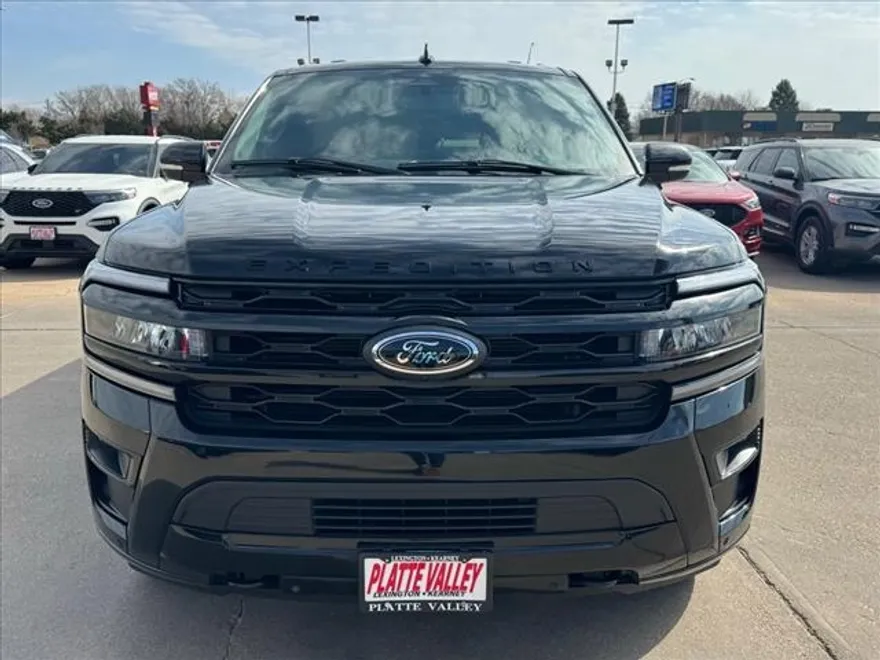 2023 Ford Expedition MAX Limited photo 1