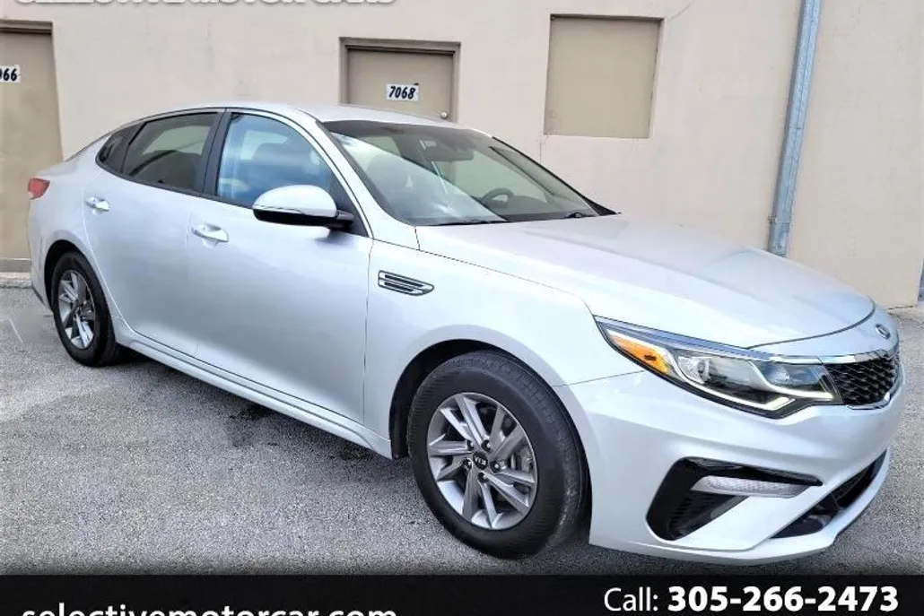 2019 Kia Optima LX photo 1