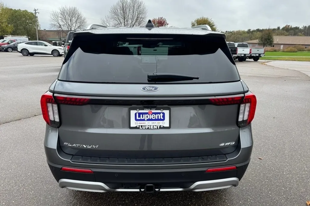 2025 Ford Explorer Platinum photo 1