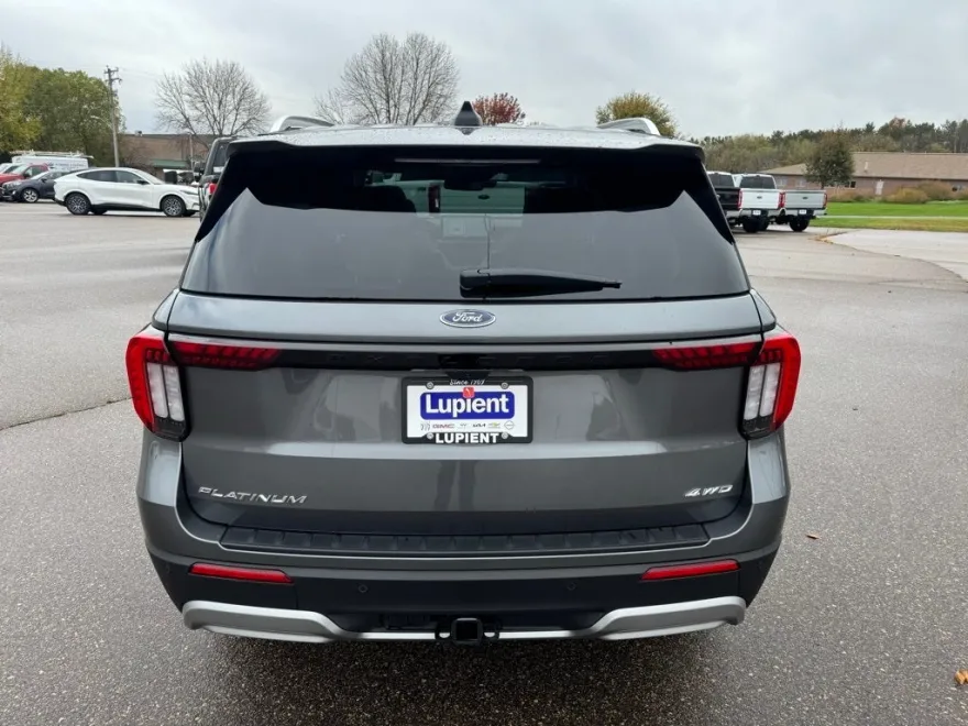 2025 Ford Explorer Platinum photo 1