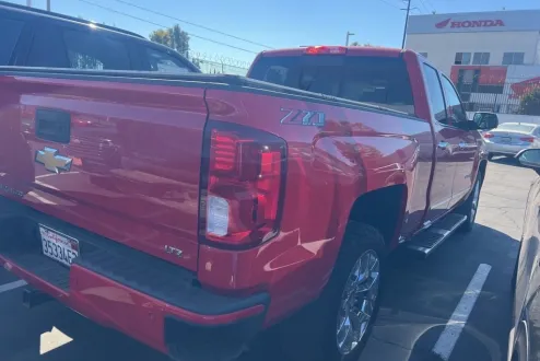 2018 Chevrolet Silverado 1500 LTZ photo 3