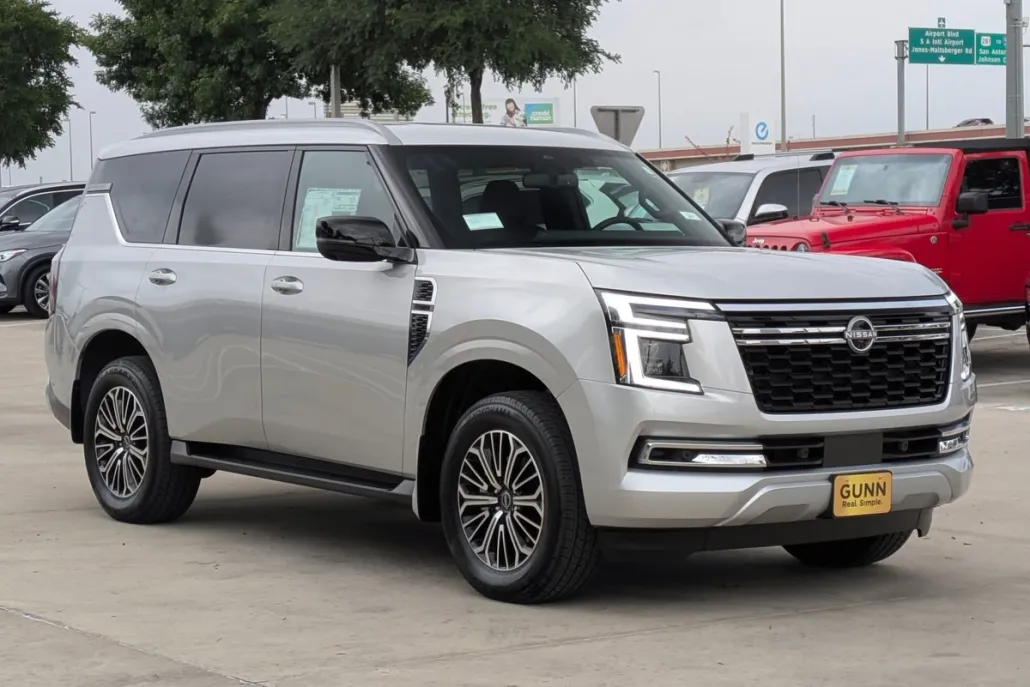 2025 Nissan Armada SL photo 1