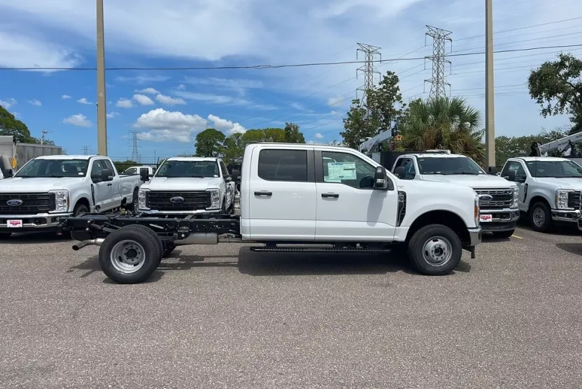 2026 Ford F-350 XL photo 1