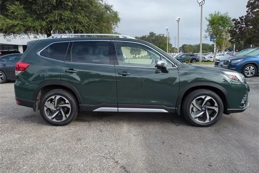 2023 Subaru Forester Touring photo 1
