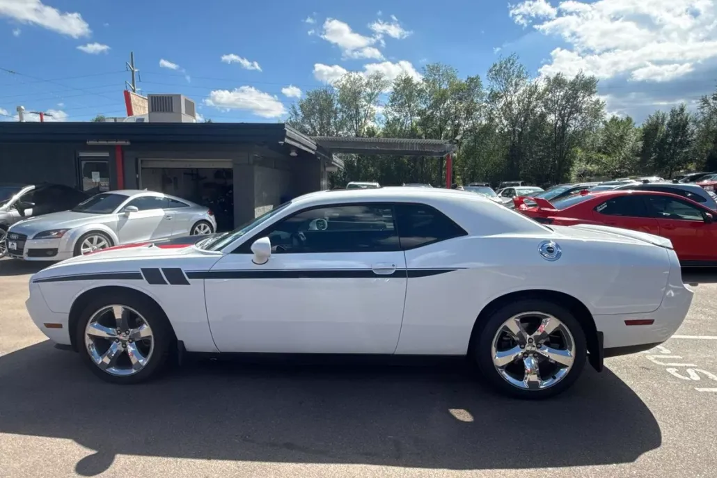 2013 Dodge Challenger R/T Plus photo 1