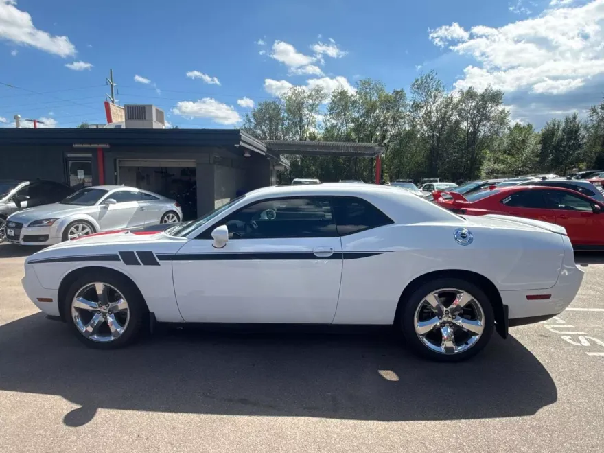 2013 Dodge Challenger R/T Plus photo 1