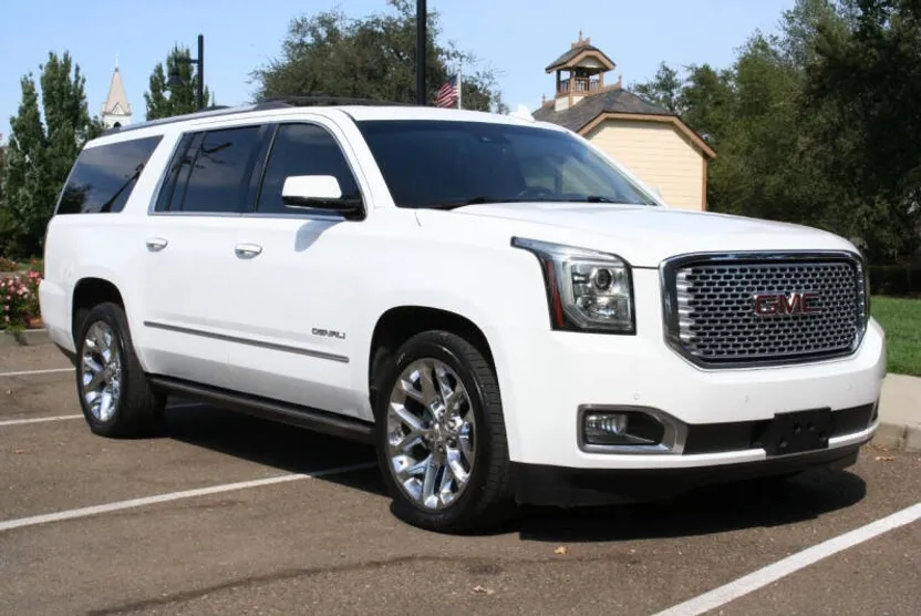 2017 Gmc Yukon XL Denali photo 1