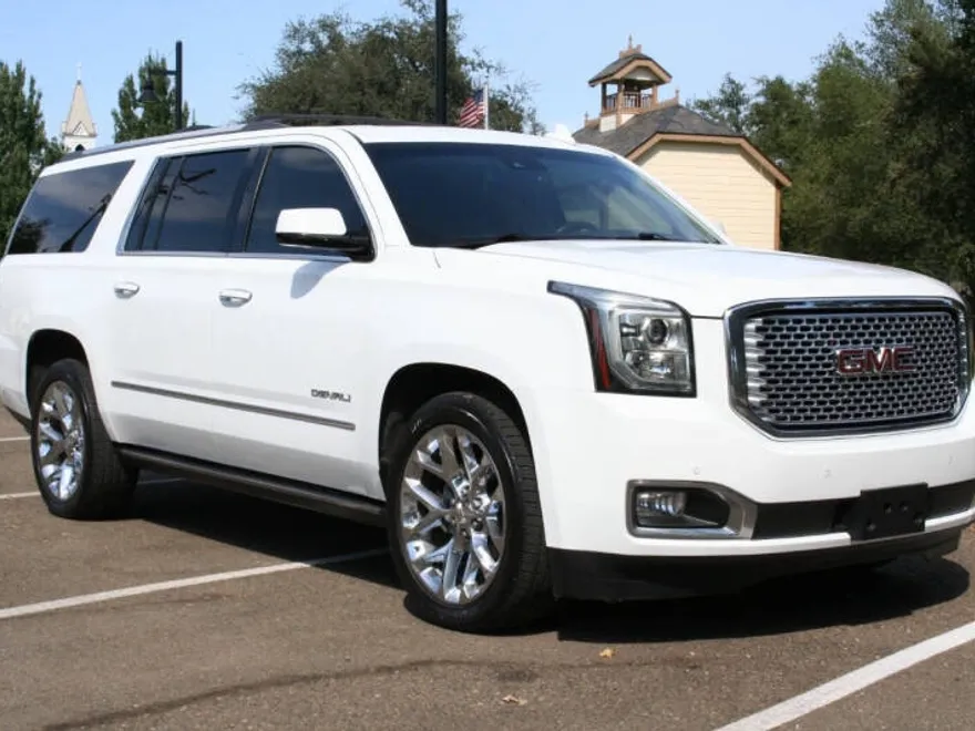 2017 Gmc Yukon XL Denali photo 1